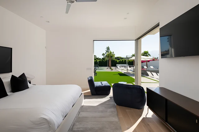 Bedroom 1 image 1