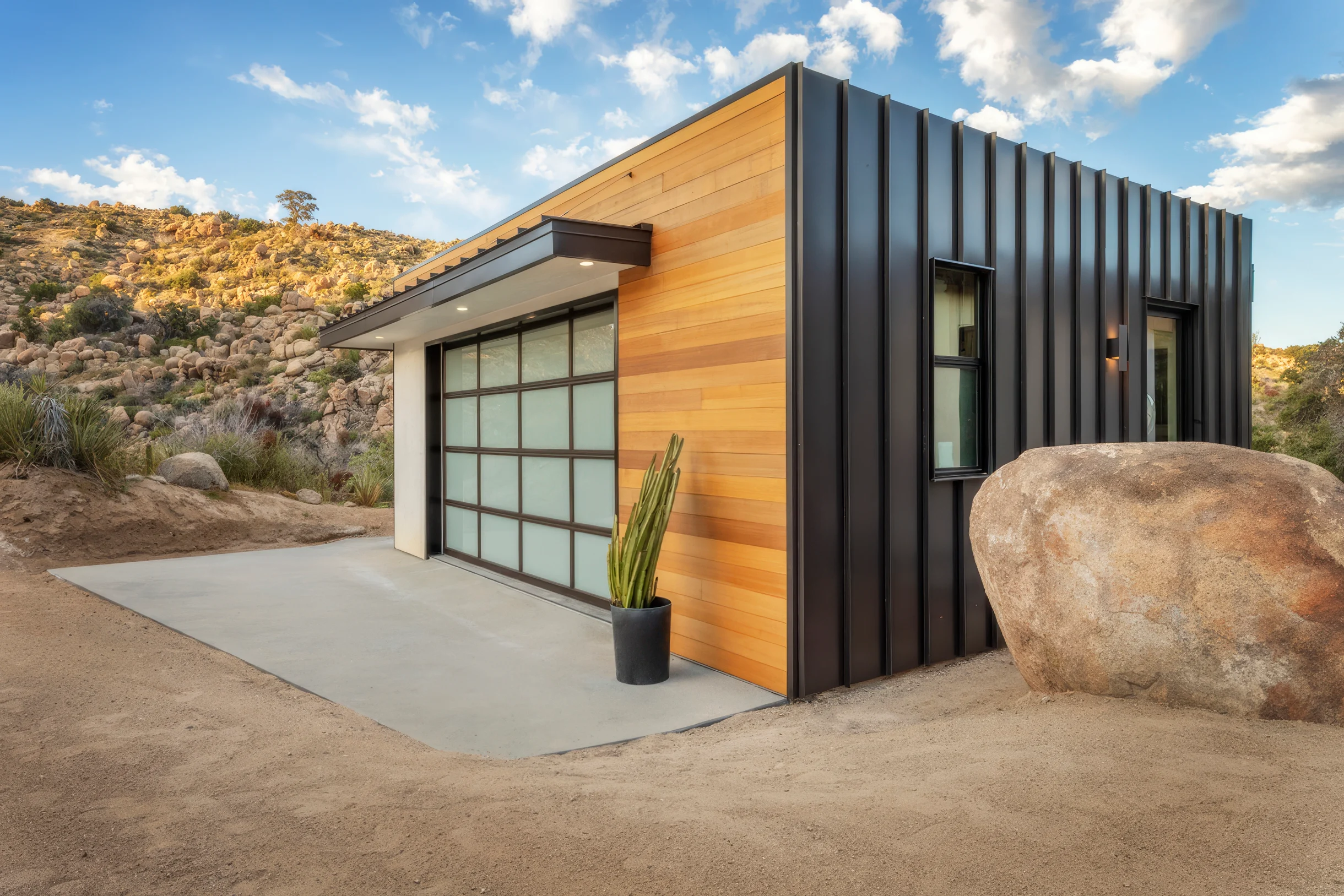 Wander Yucca Valley Boulders #28