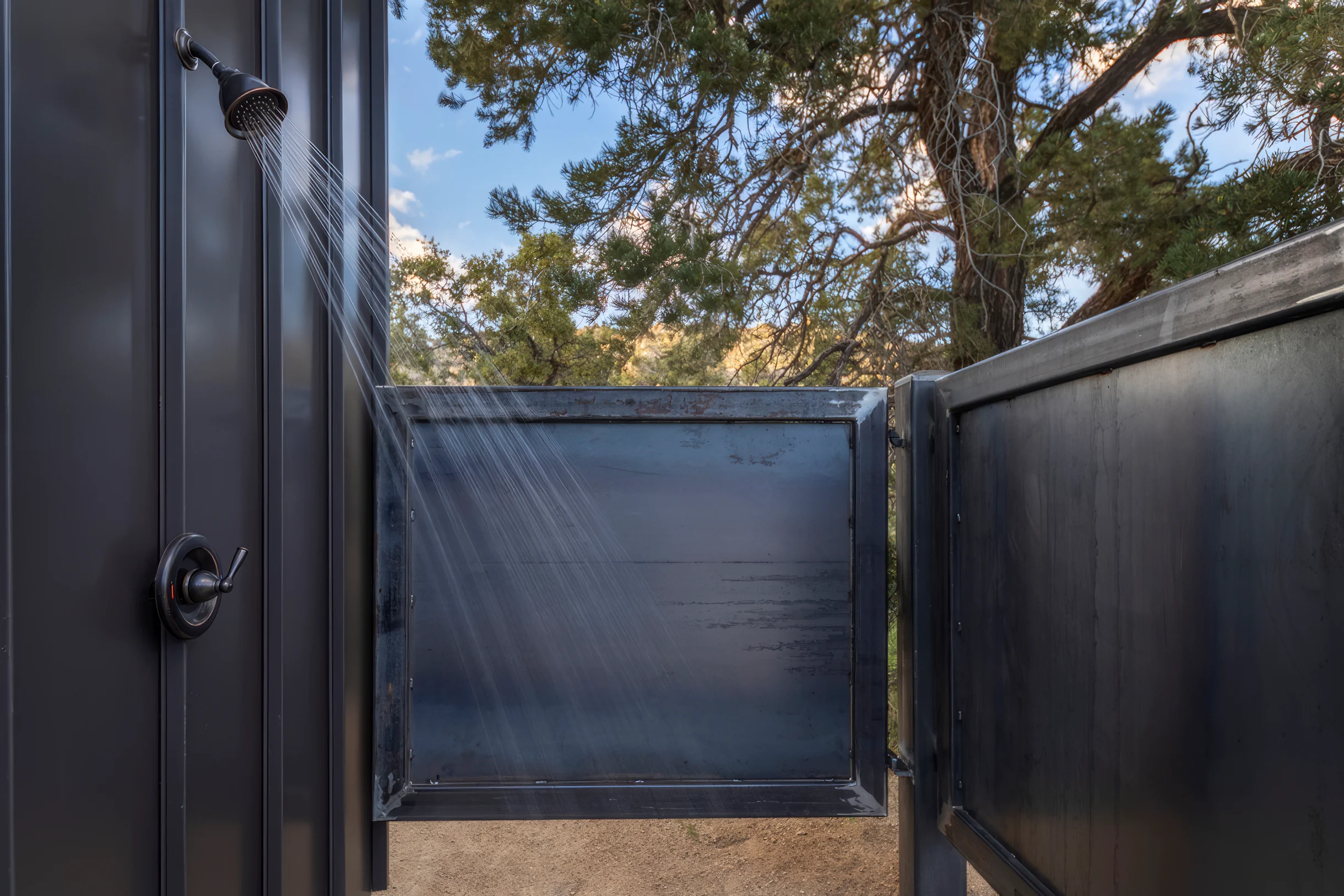 Wander Yucca Valley Boulders #41