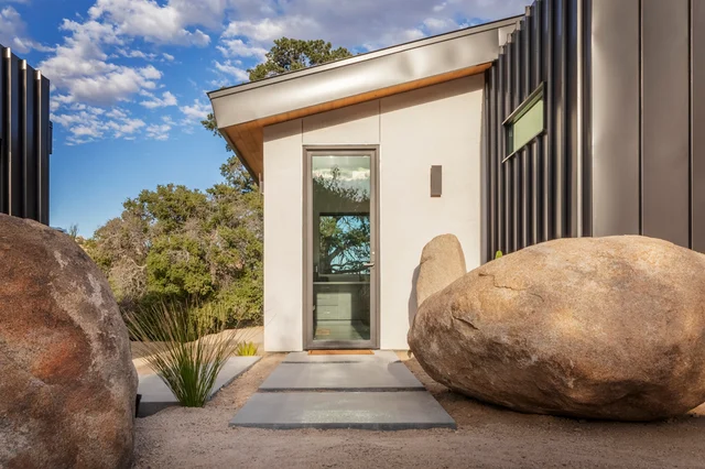 Wander Yucca Valley Boulders #39