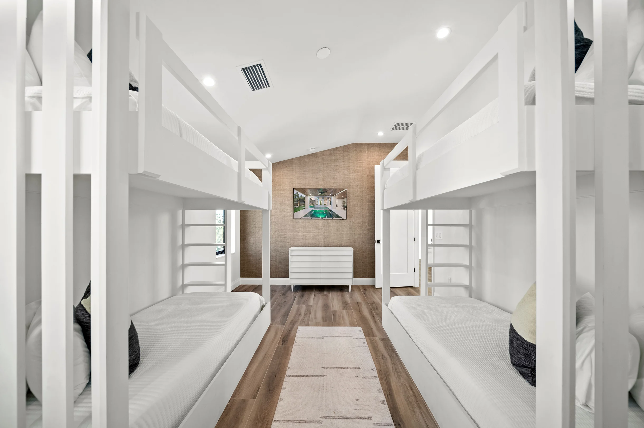 Wander Sarasota Luxury #18