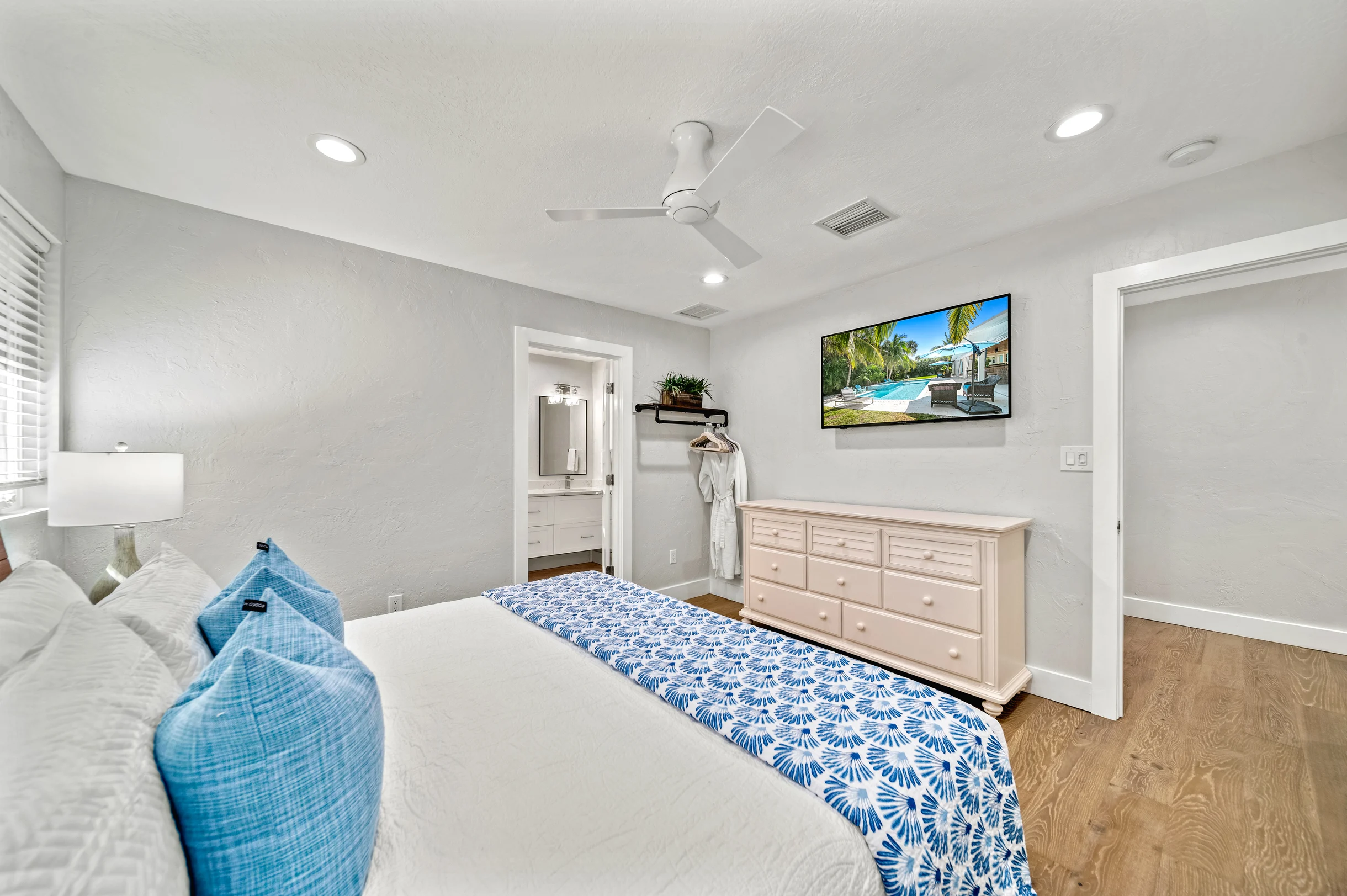 Wander Sarasota Sky #19