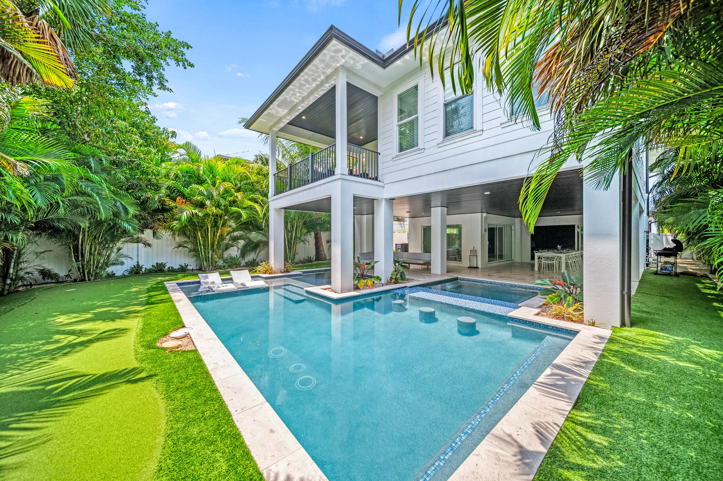 Wander Anna Maria Palms #27