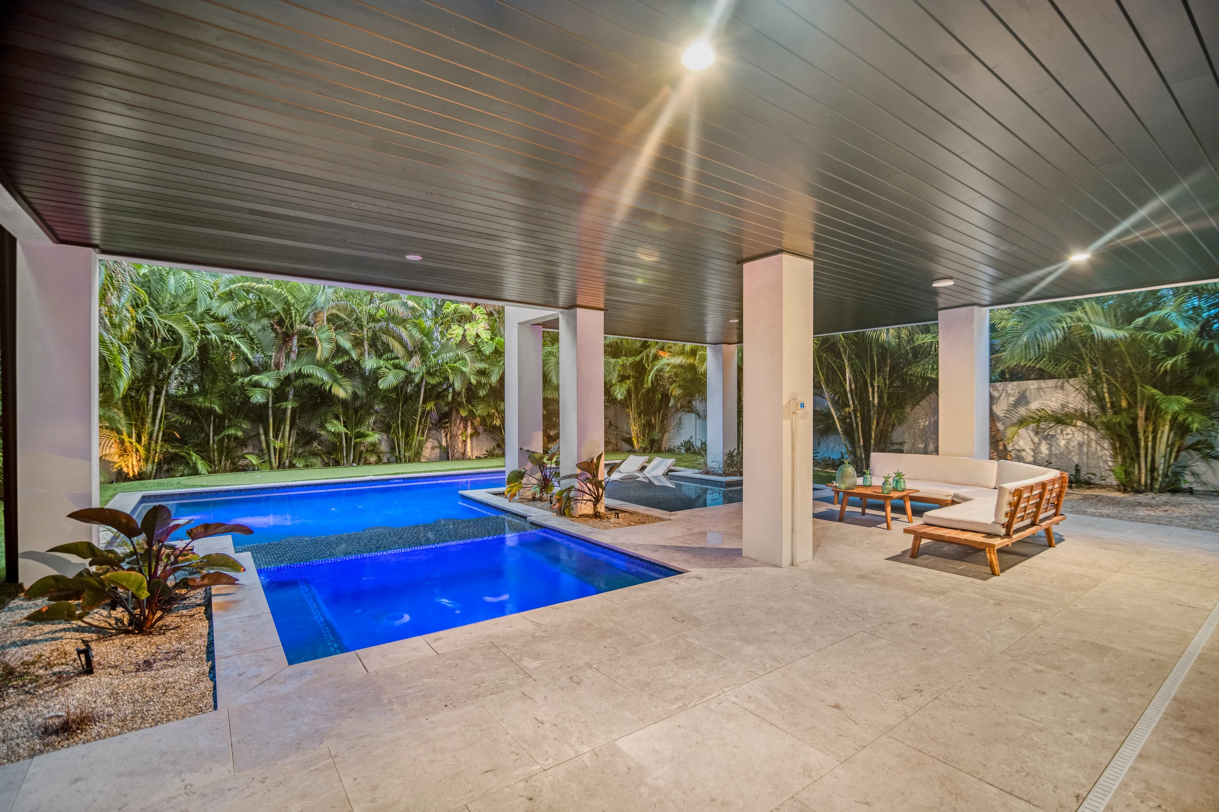 Wander Anna Maria Palms #52