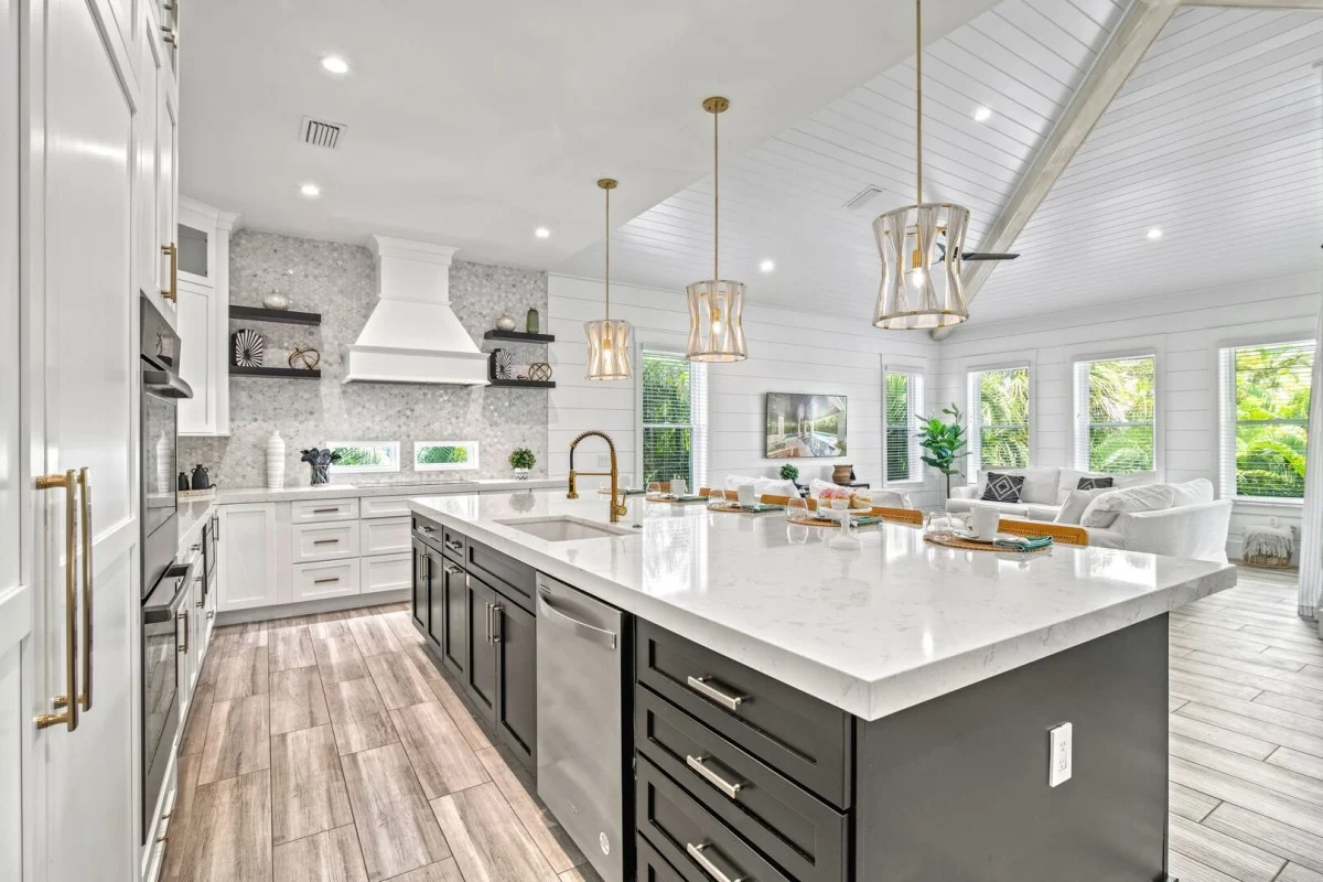 Wander Anna Maria Palms #42