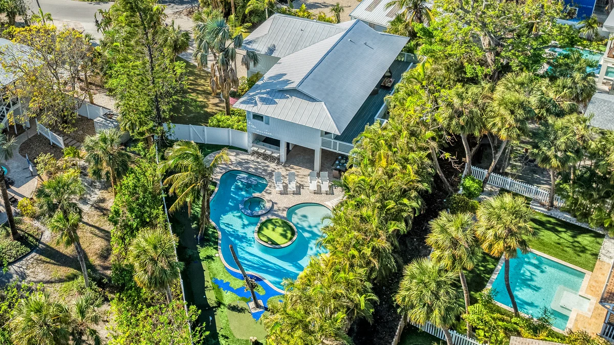 Home in Anna Maria Island property photo 2