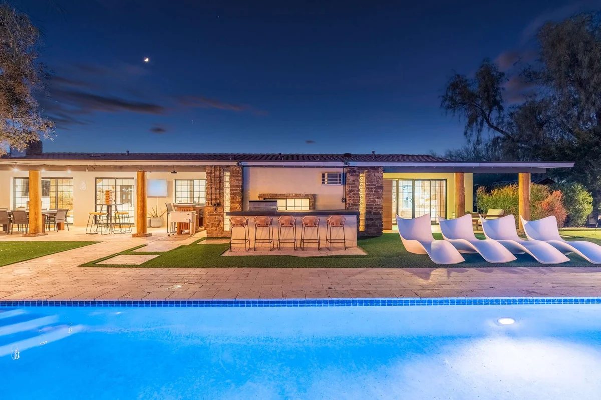 Wander Phoenix Oasis #15