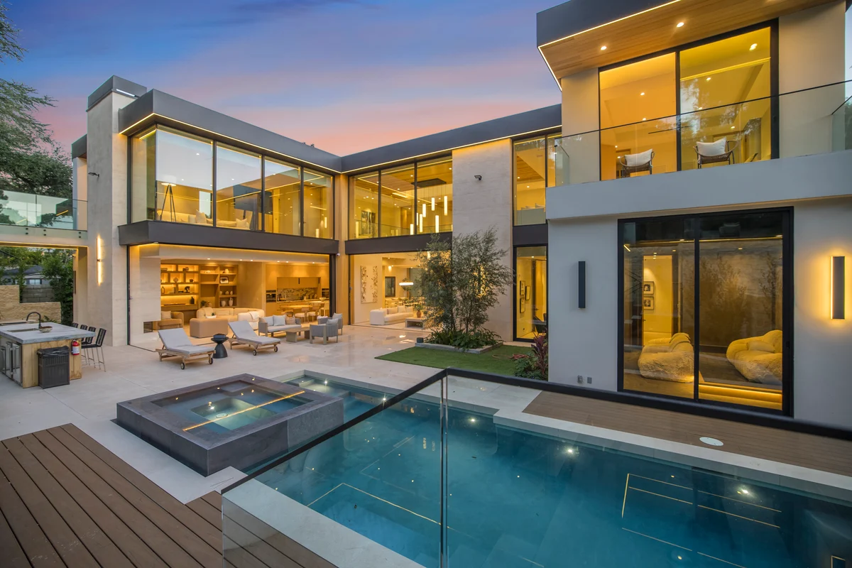 Wander Beverly Hills Oasis