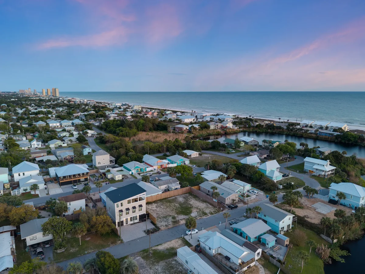 Wander Panama City Retreat