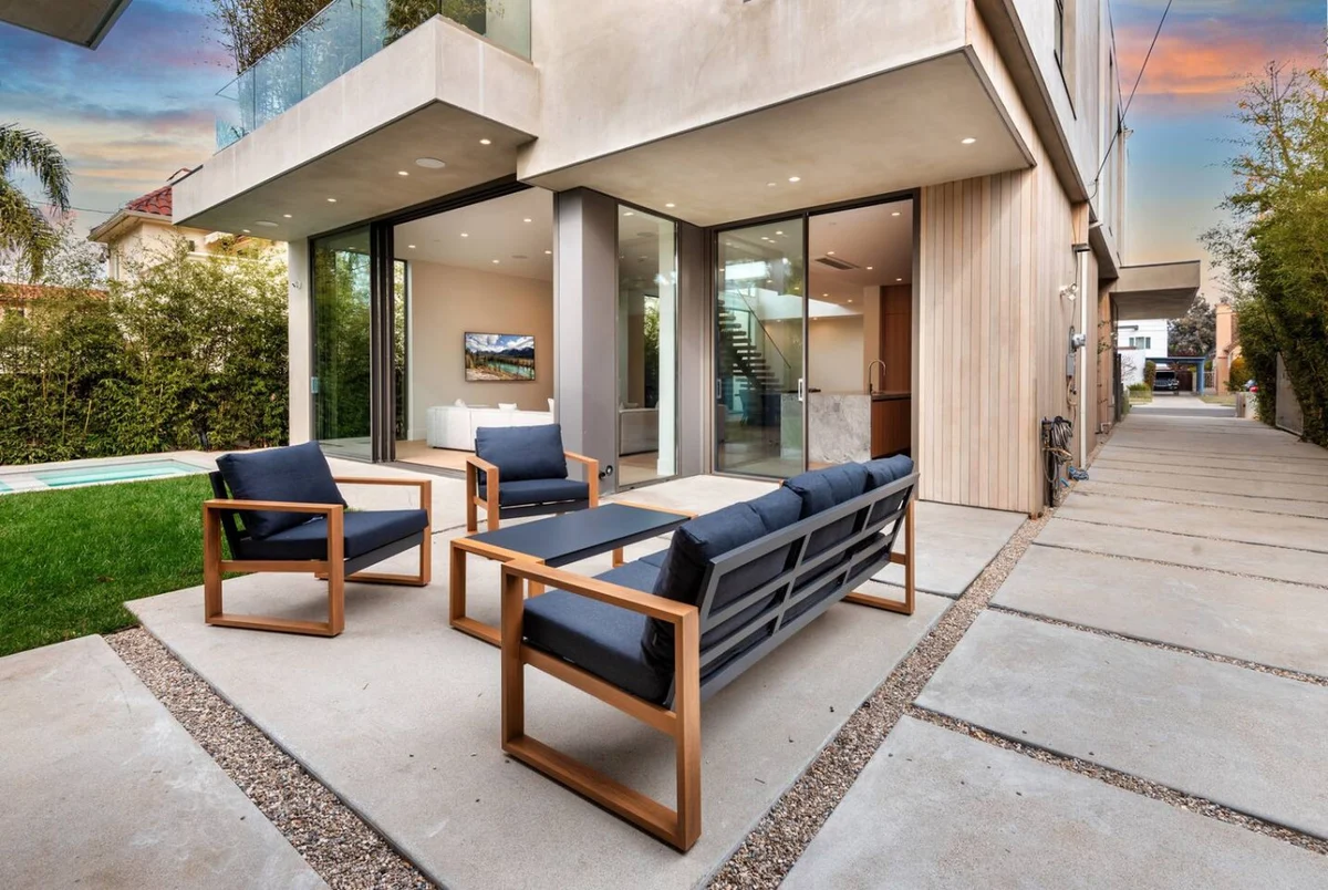 Luxurious 4BR Home w/ Pool, Jacuzzi & Free Parking #47