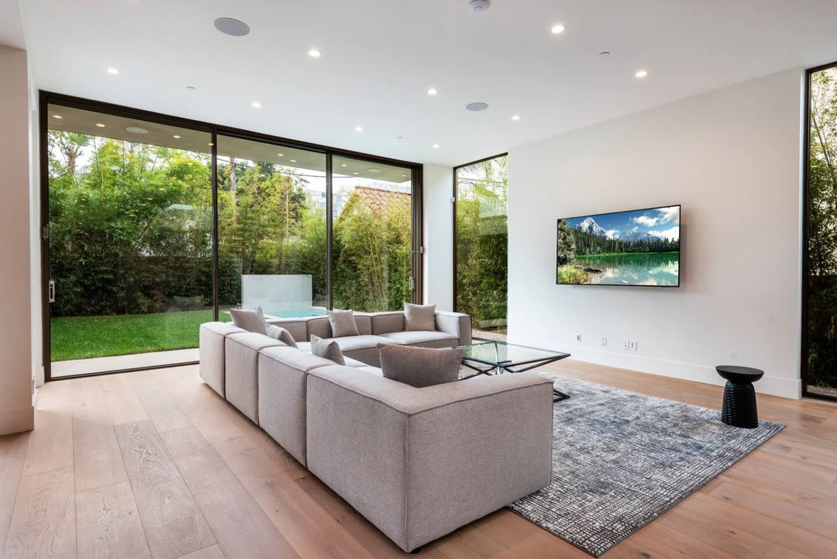 Luxurious 4BR Home w/ Pool, Jacuzzi & Free Parking #48