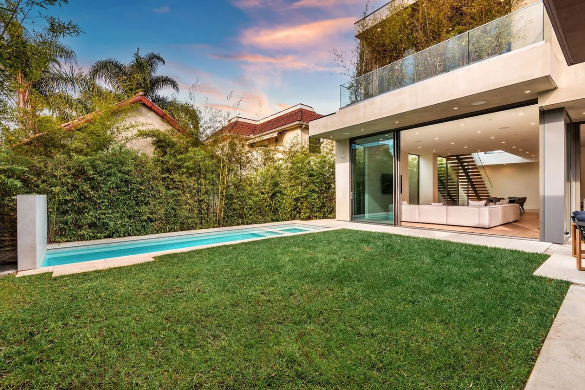 Luxurious 4BR Home w/ Pool, Jacuzzi & Free Parking #38