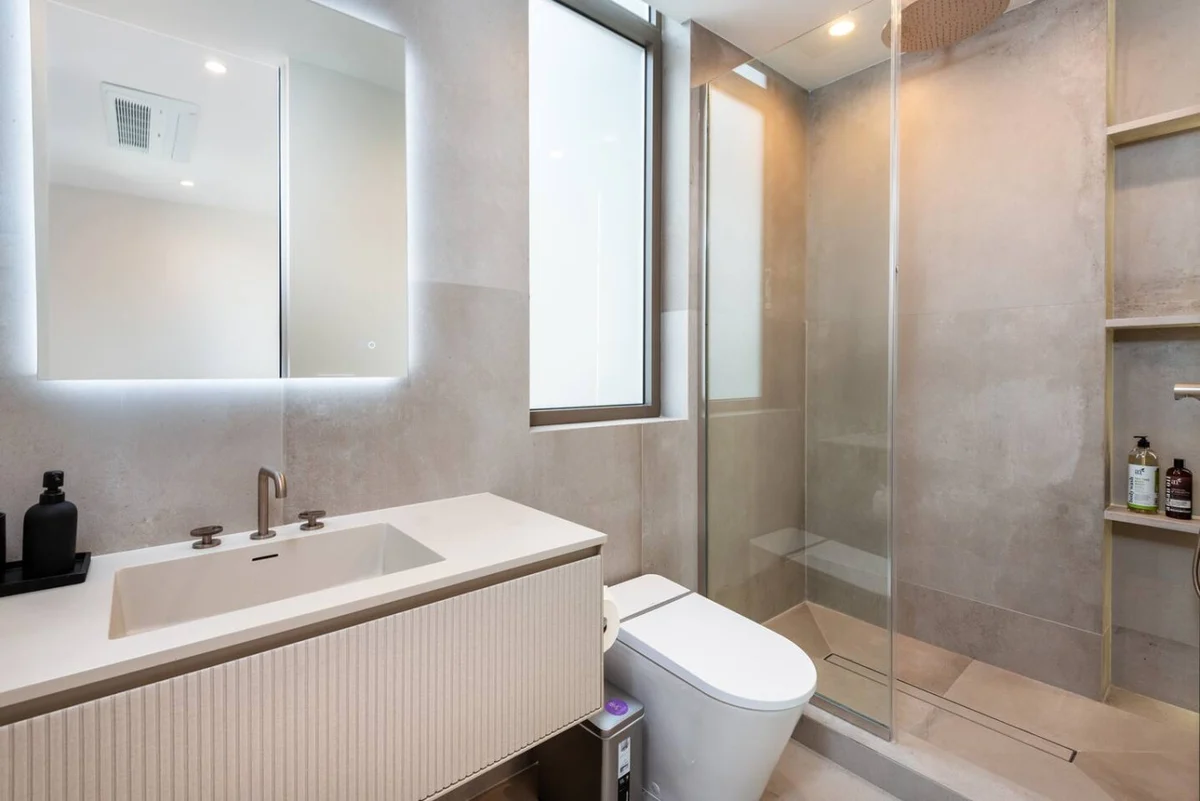 Luxurious 4BR Home w/ Pool, Jacuzzi & Free Parking #30