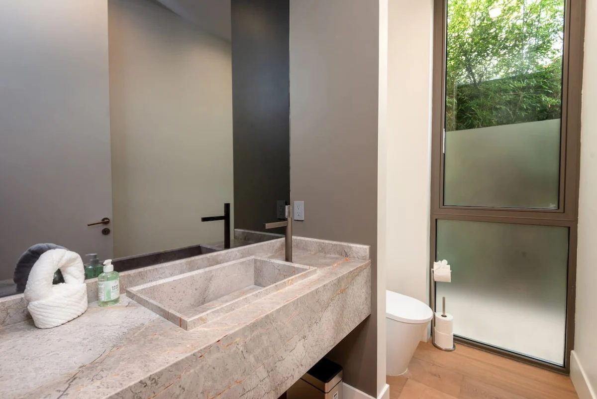 Luxurious 4BR Home w/ Pool, Jacuzzi & Free Parking #50