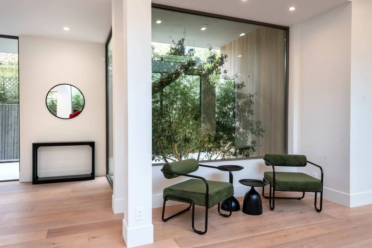 Luxurious 4BR Home w/ Pool, Jacuzzi & Free Parking #56