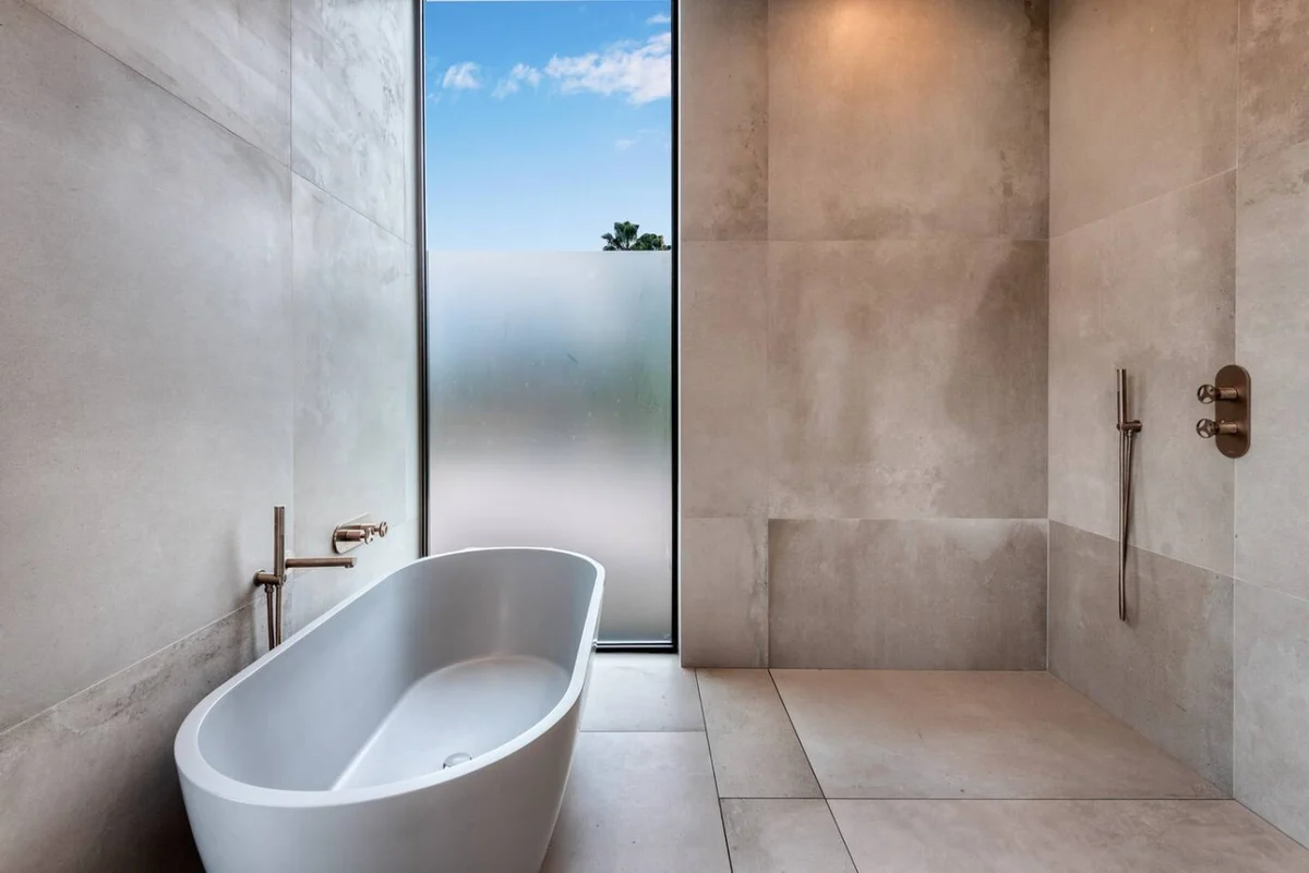 Luxurious 4BR Home w/ Pool, Jacuzzi & Free Parking #53