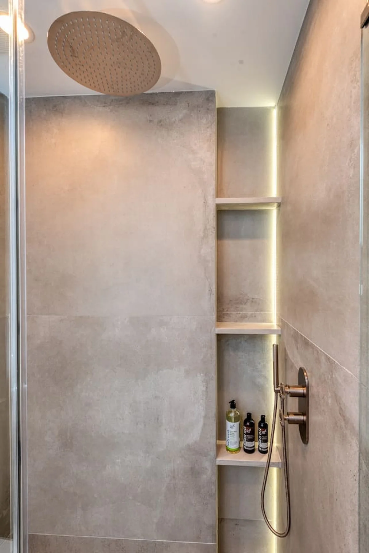 Luxurious 4BR Home w/ Pool, Jacuzzi & Free Parking #36