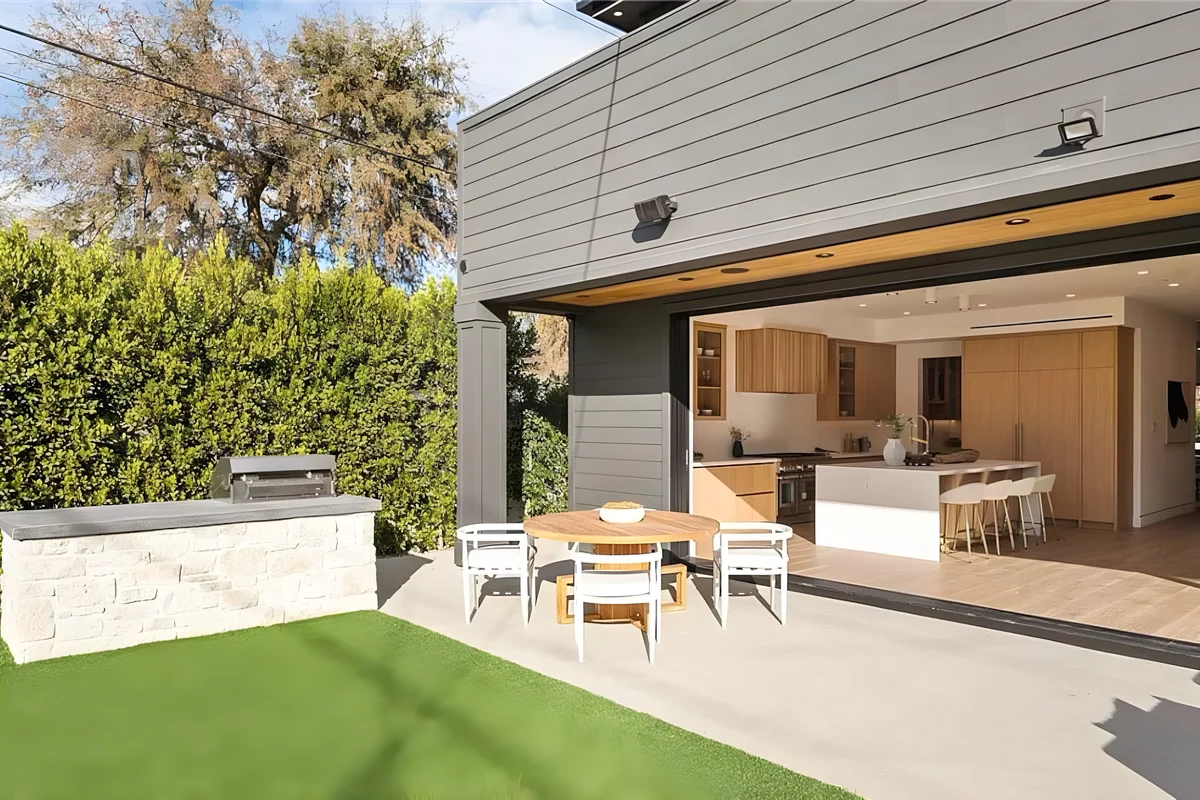 Wander Studio City Oasis