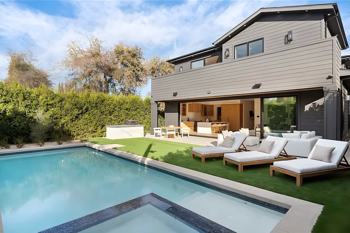 Wander Studio City Oasis