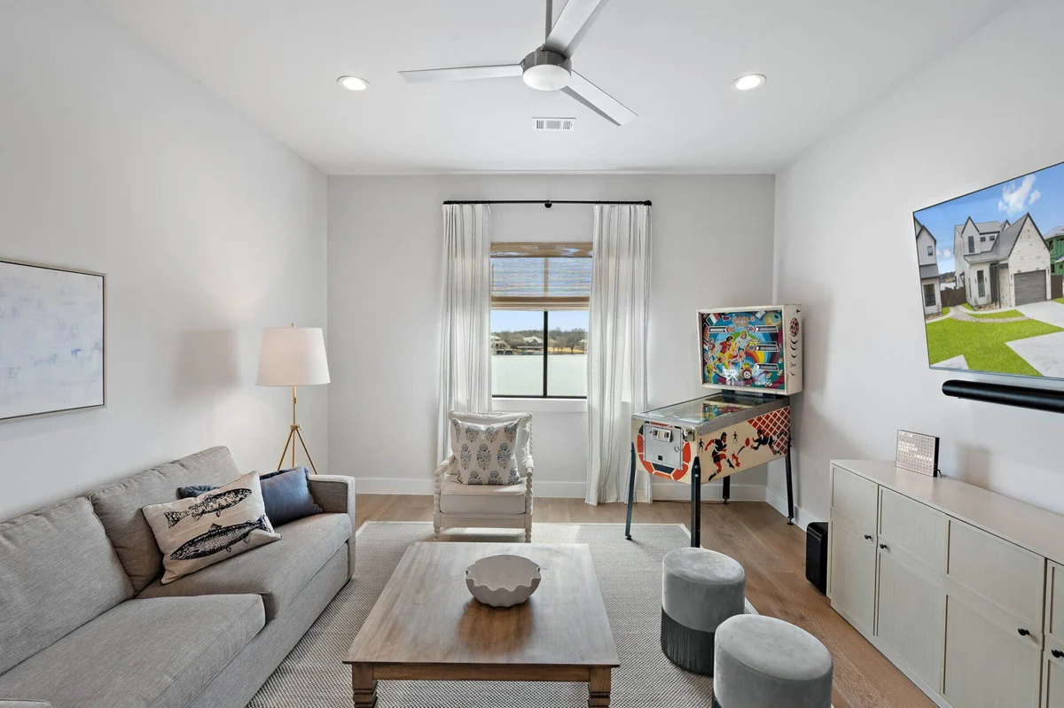 Wander Kingsland Lakefront #34