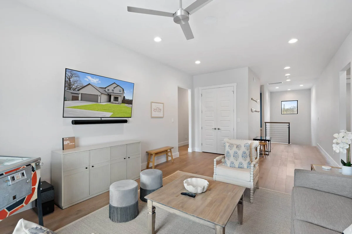 Wander Kingsland Lakefront #38