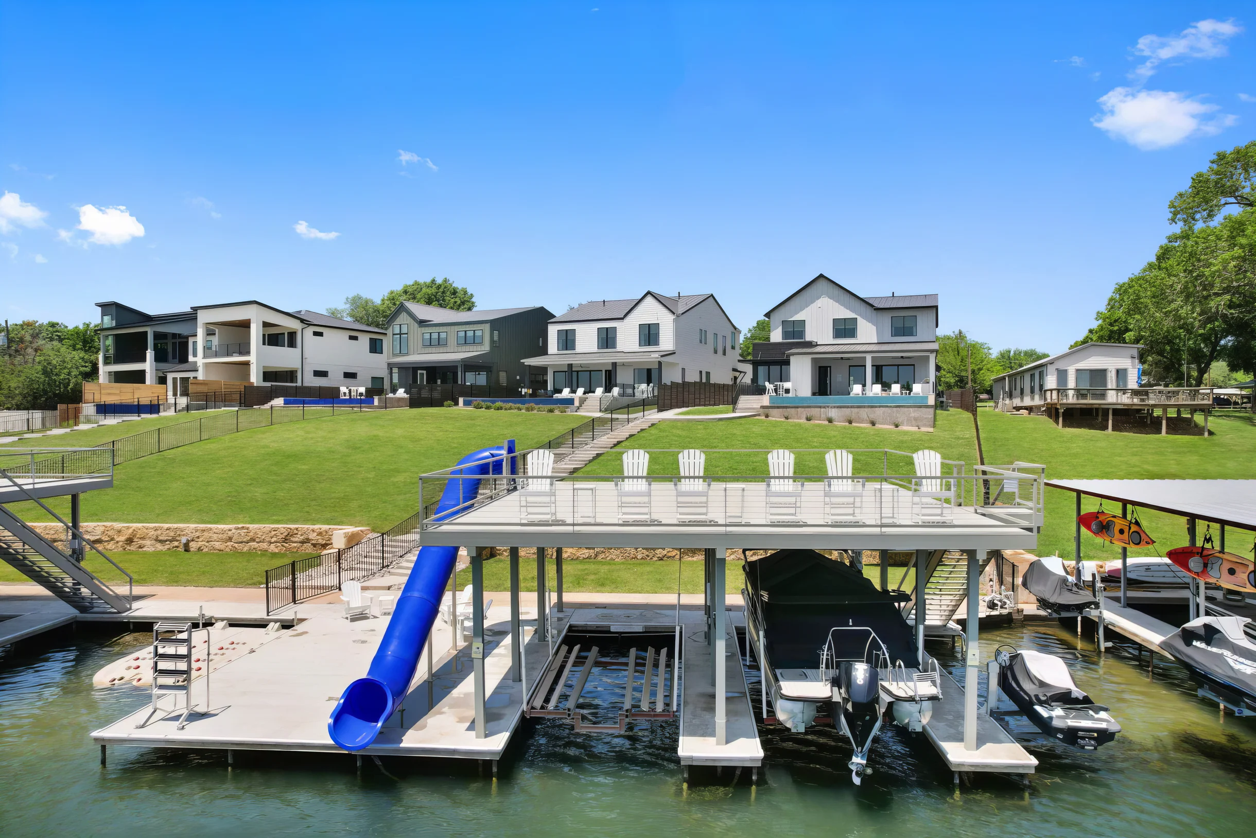 Wander Kingsland Lakefront