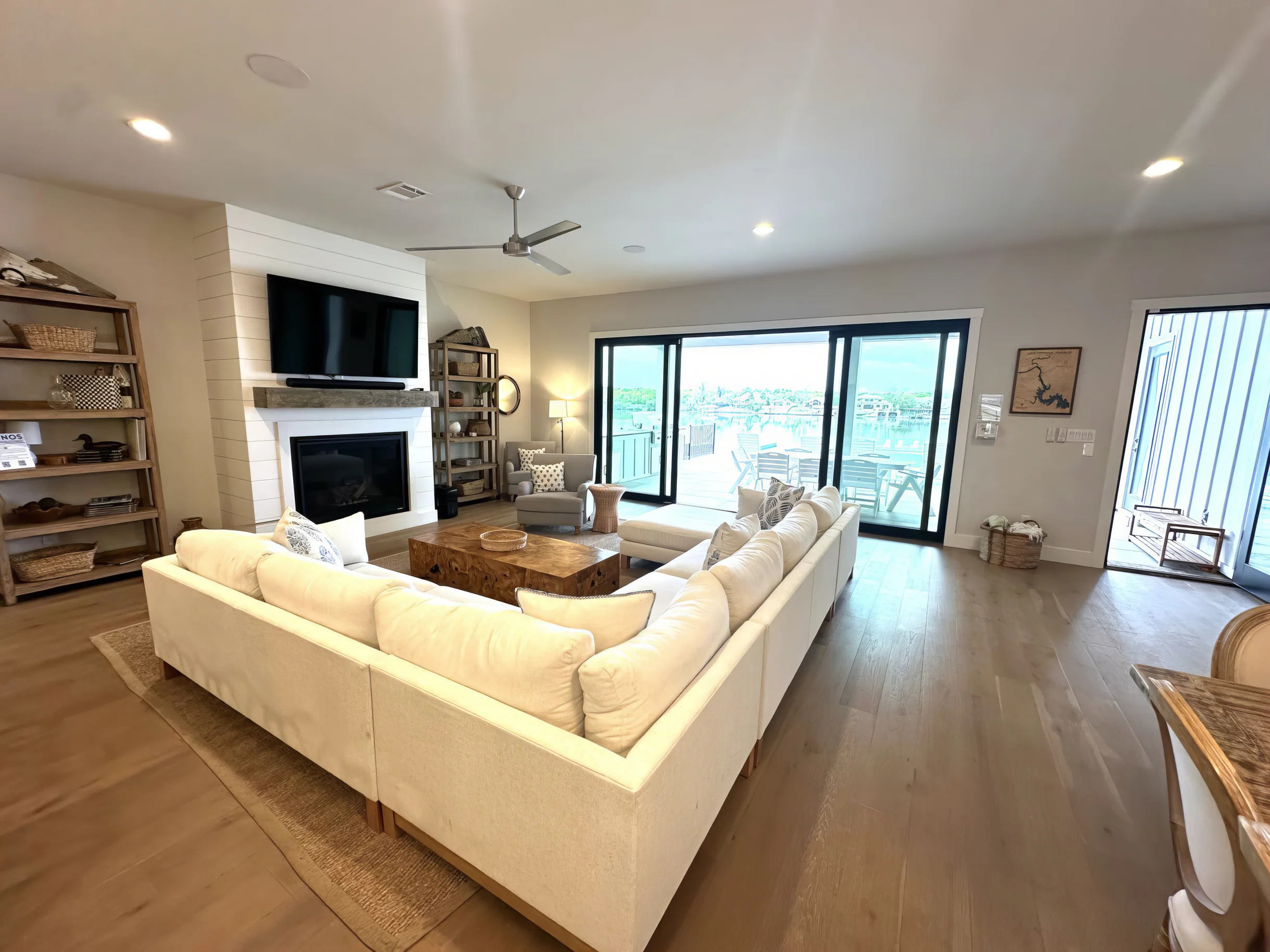 Wander Kingsland Lakefront #3