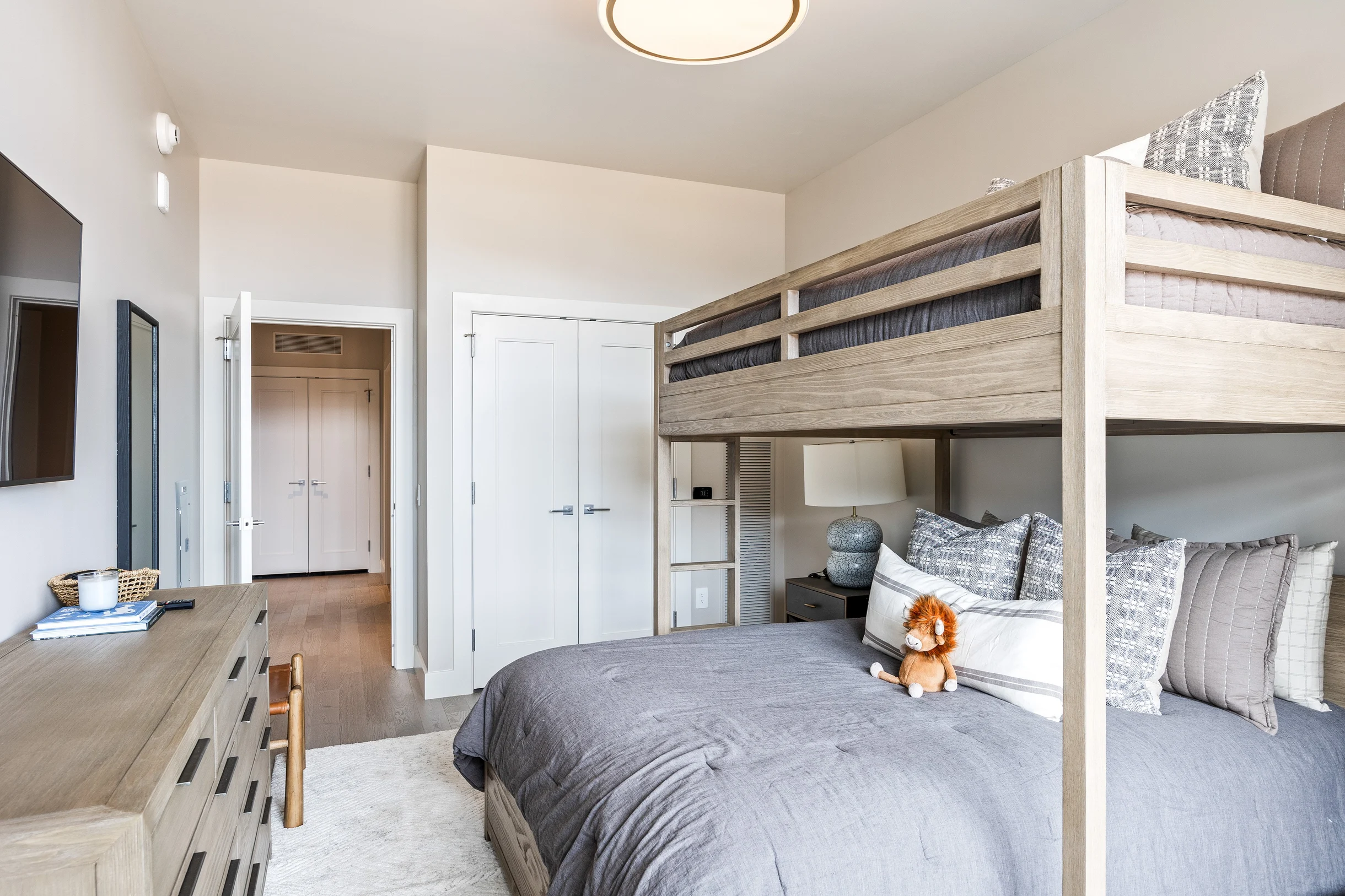 Wander Midway Valley #33