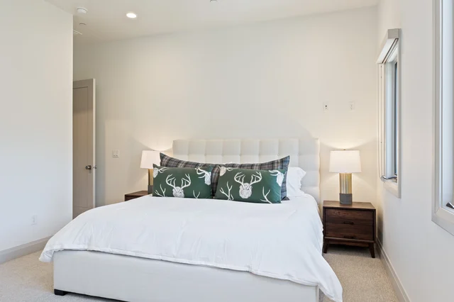 Bedroom 2 image 1