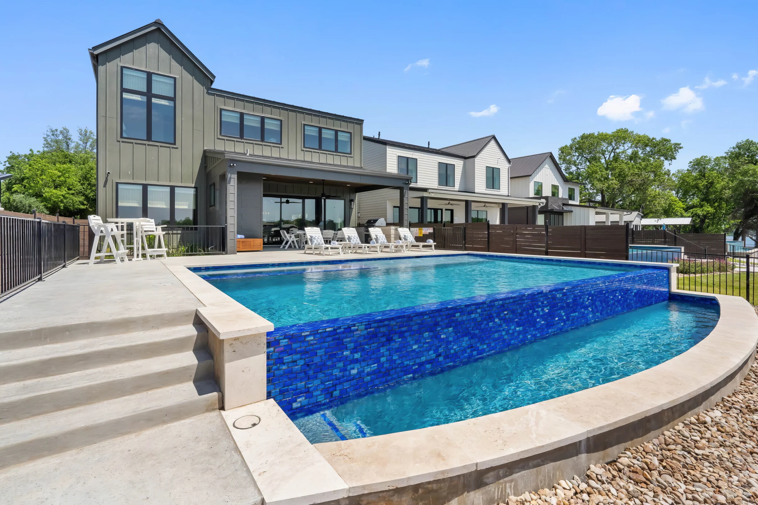 Wander Kingsland Allure