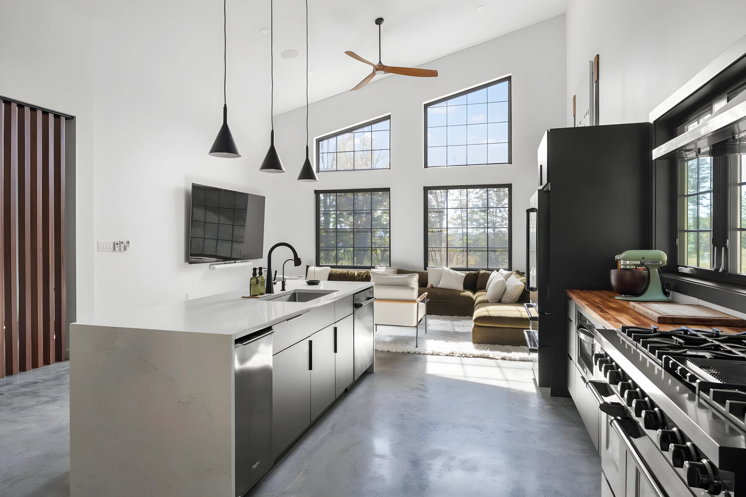 Modern Hudson Retreat Near Town with Hot Tub #16