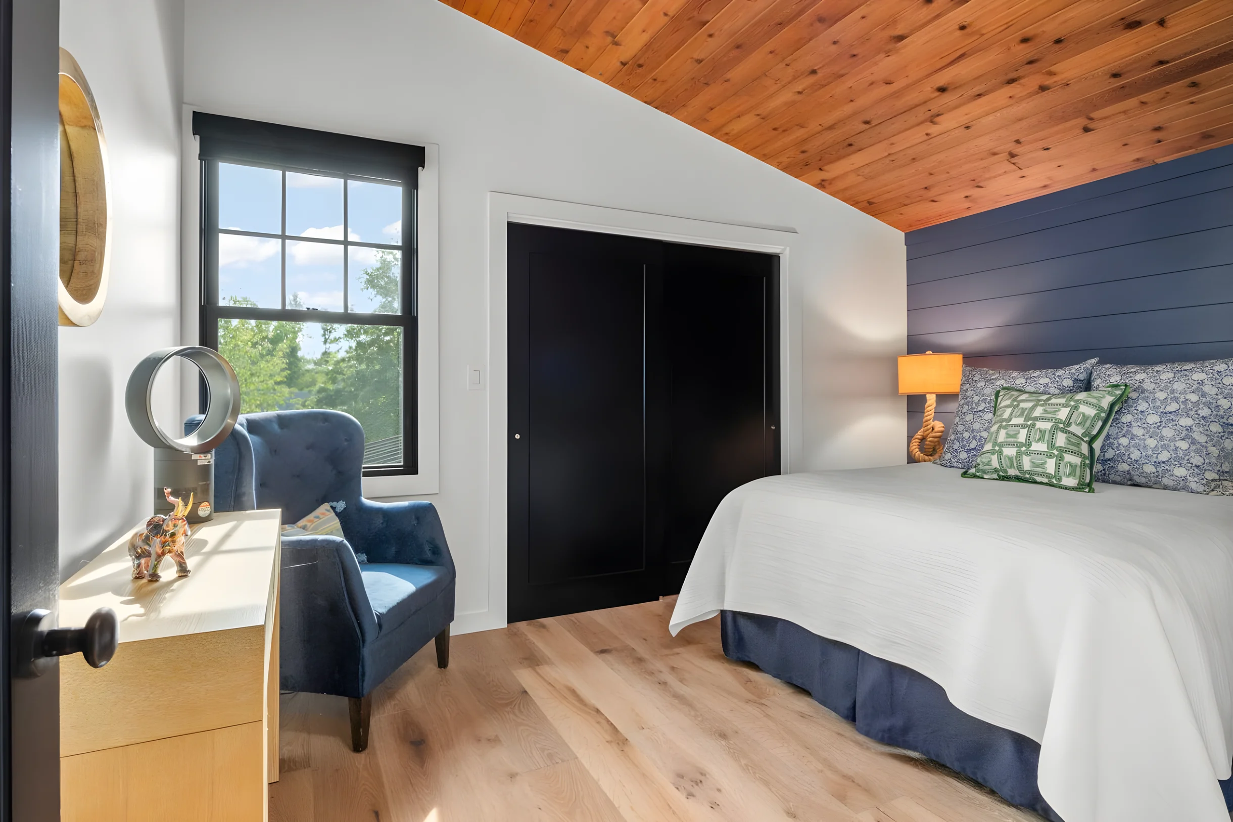 Lake Front • Private Beach • Deck & Dock • Golf #53