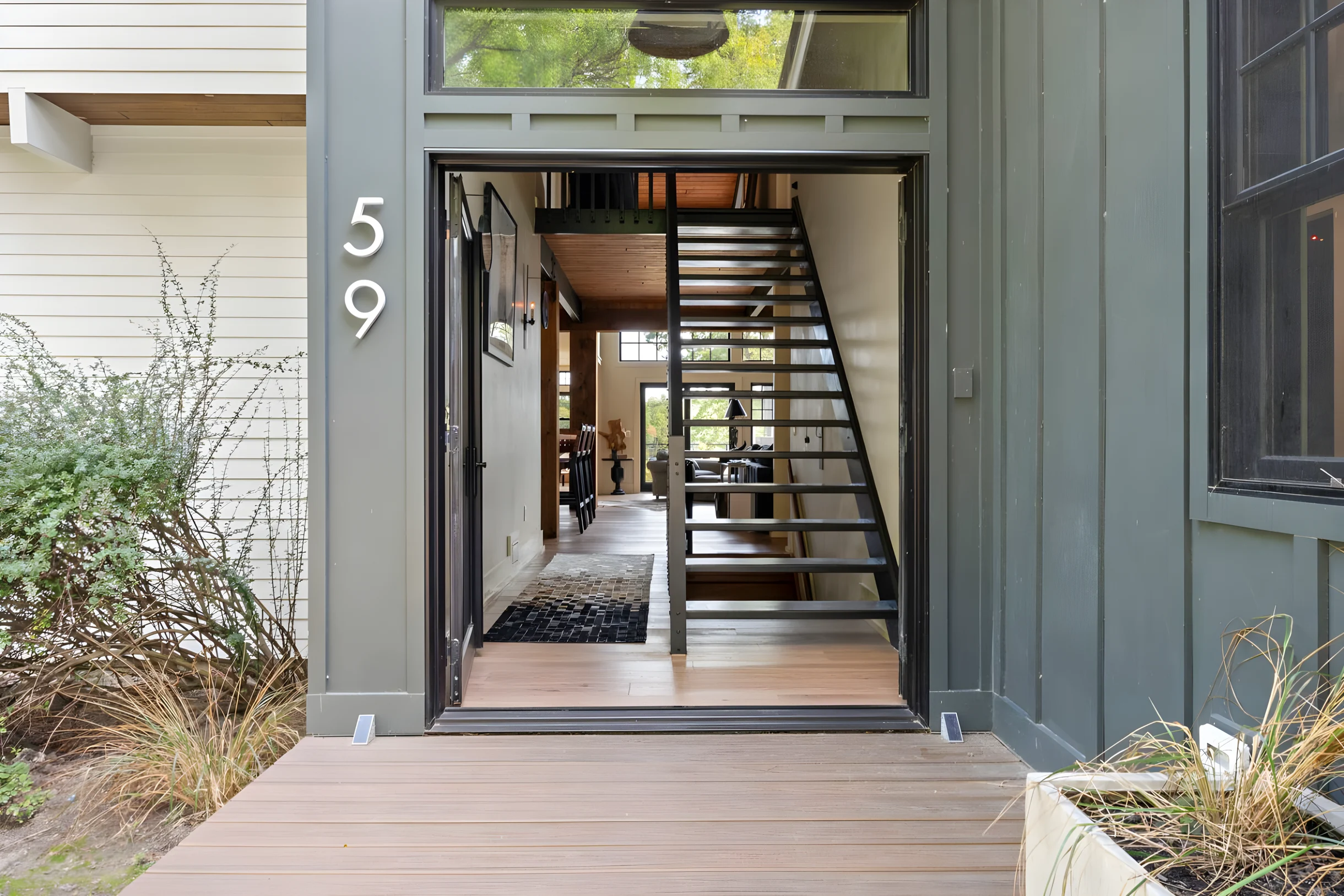 Lake Front • Private Beach • Deck & Dock • Golf #17