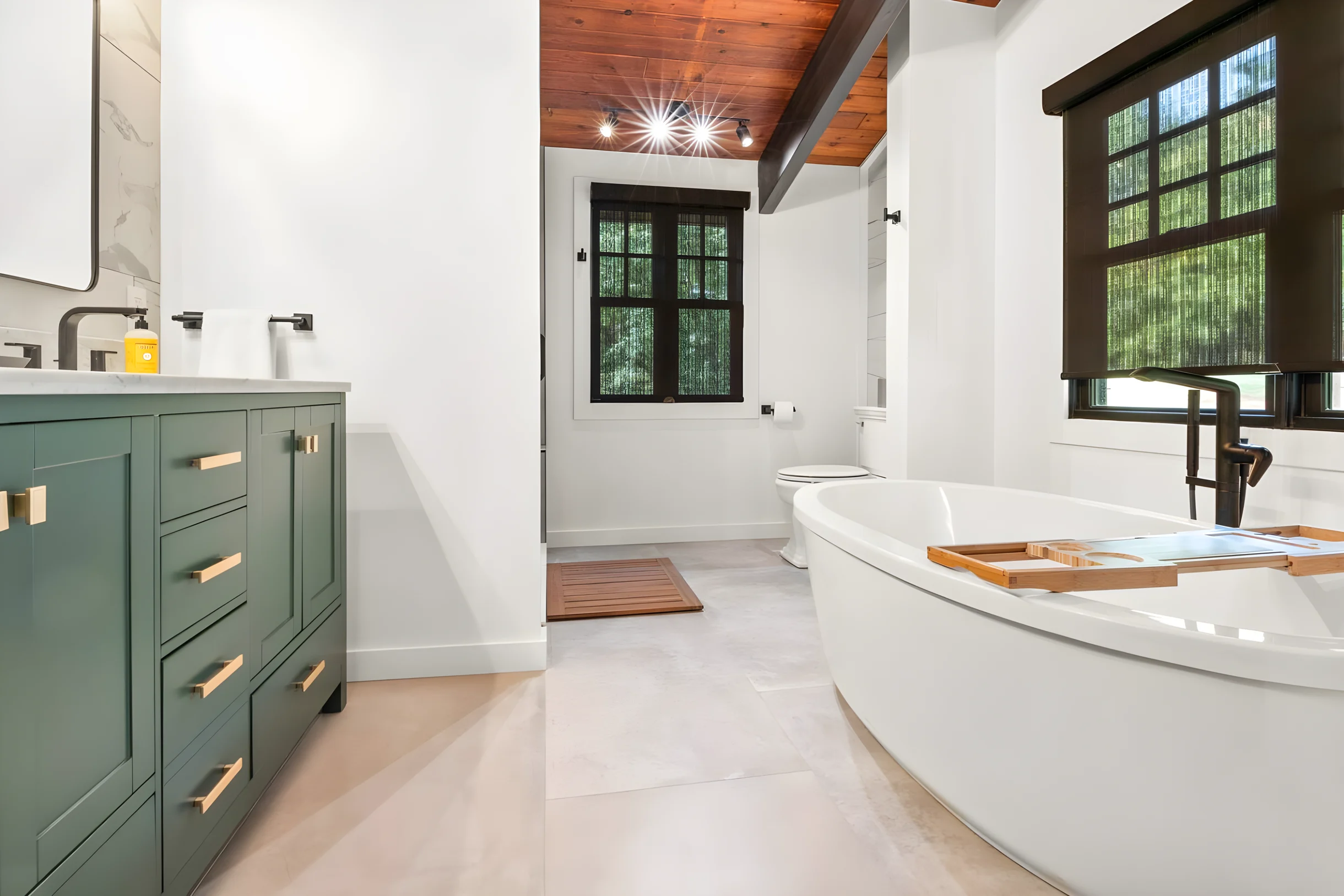 Lake Front • Private Beach • Deck & Dock • Golf #11