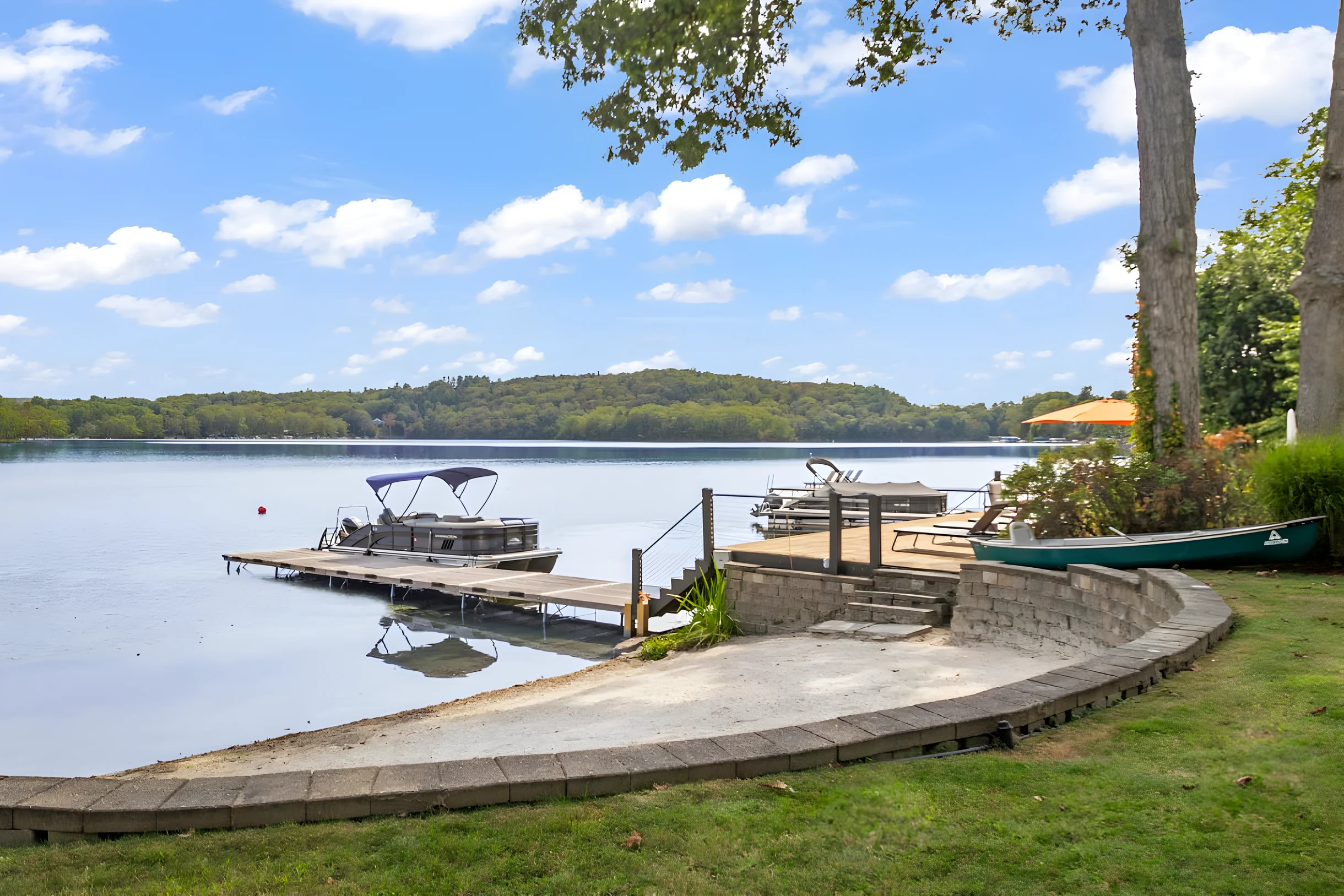 Lake Front • Private Beach • Deck & Dock • Golf #34