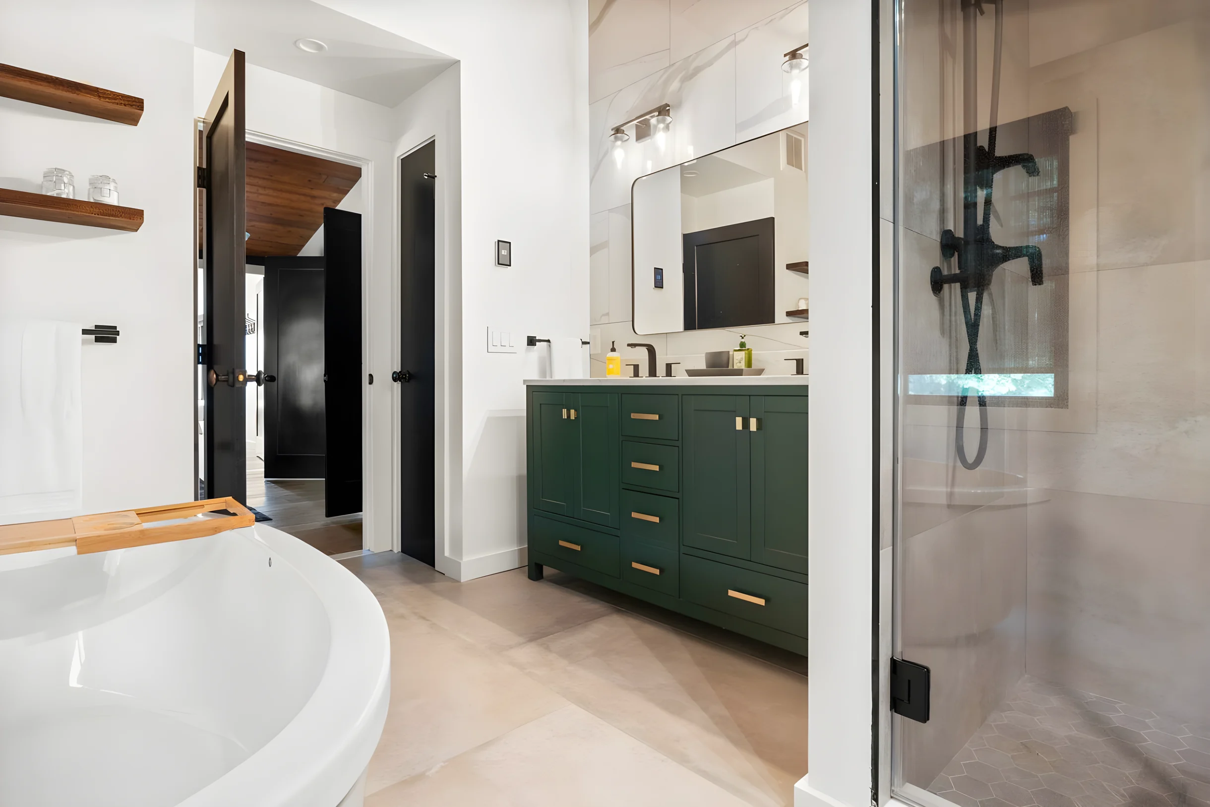 Lake Front • Private Beach • Deck & Dock • Golf #28