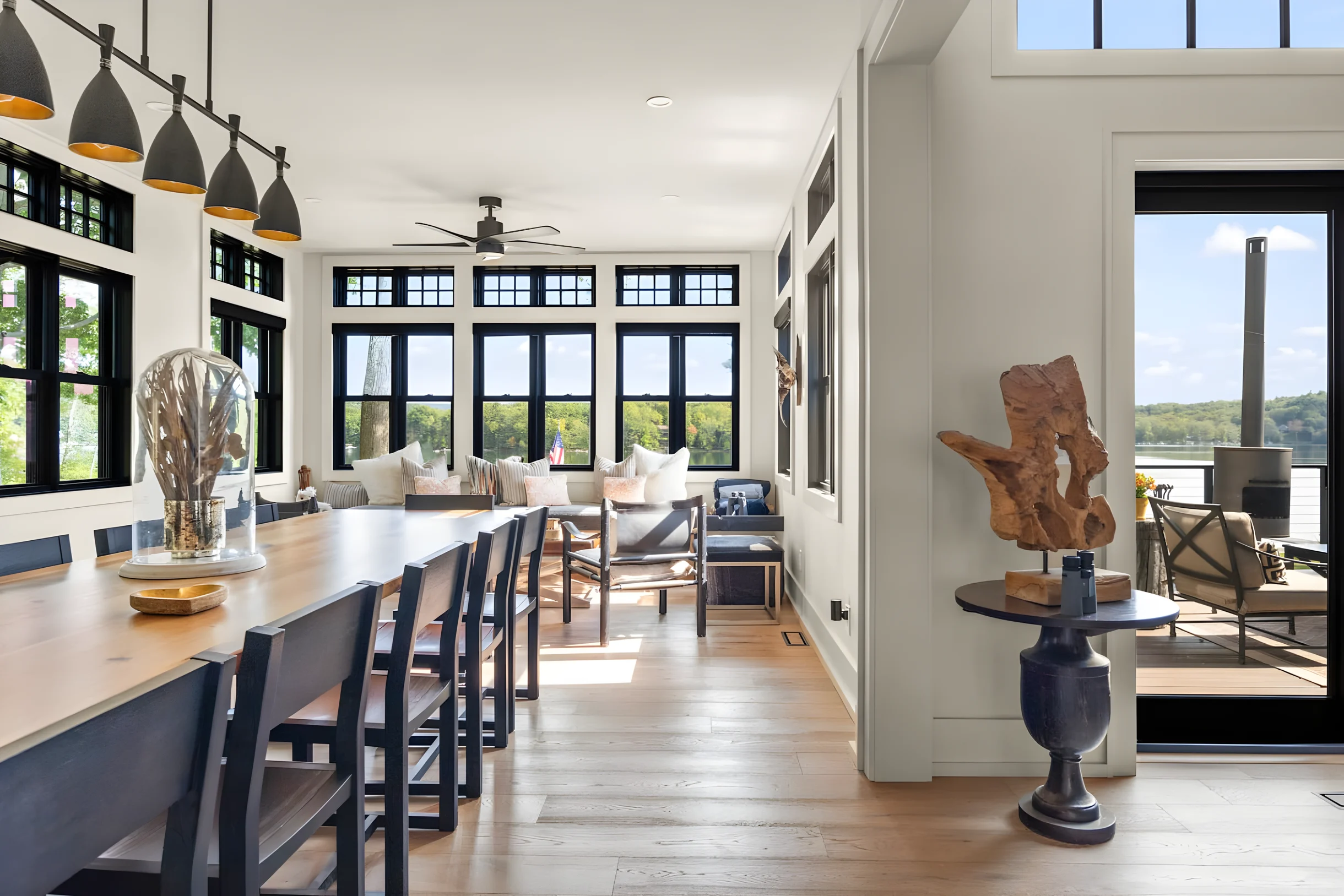 Lake Front • Private Beach • Deck & Dock • Golf #31