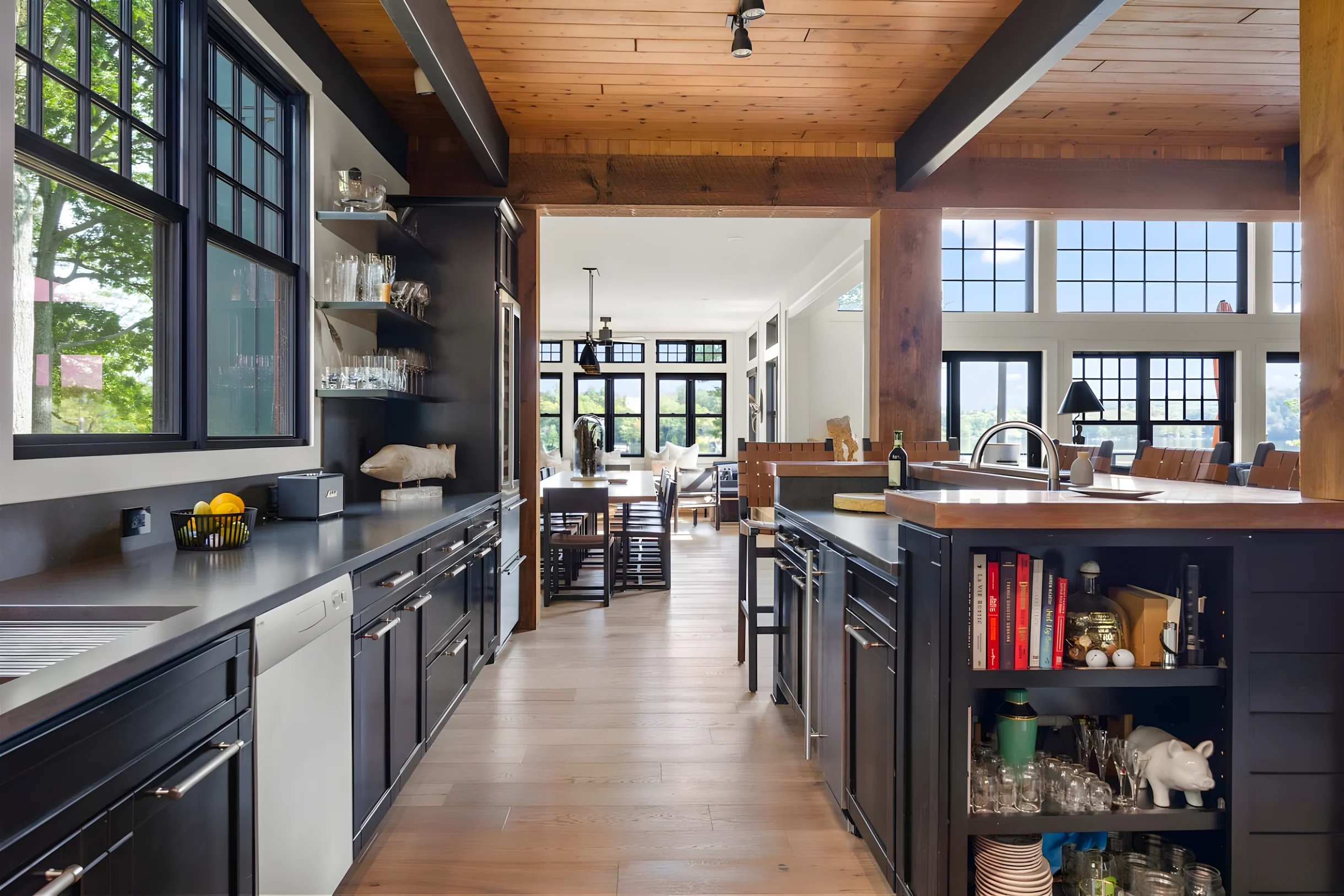 Lake Front • Private Beach • Deck & Dock • Golf #41