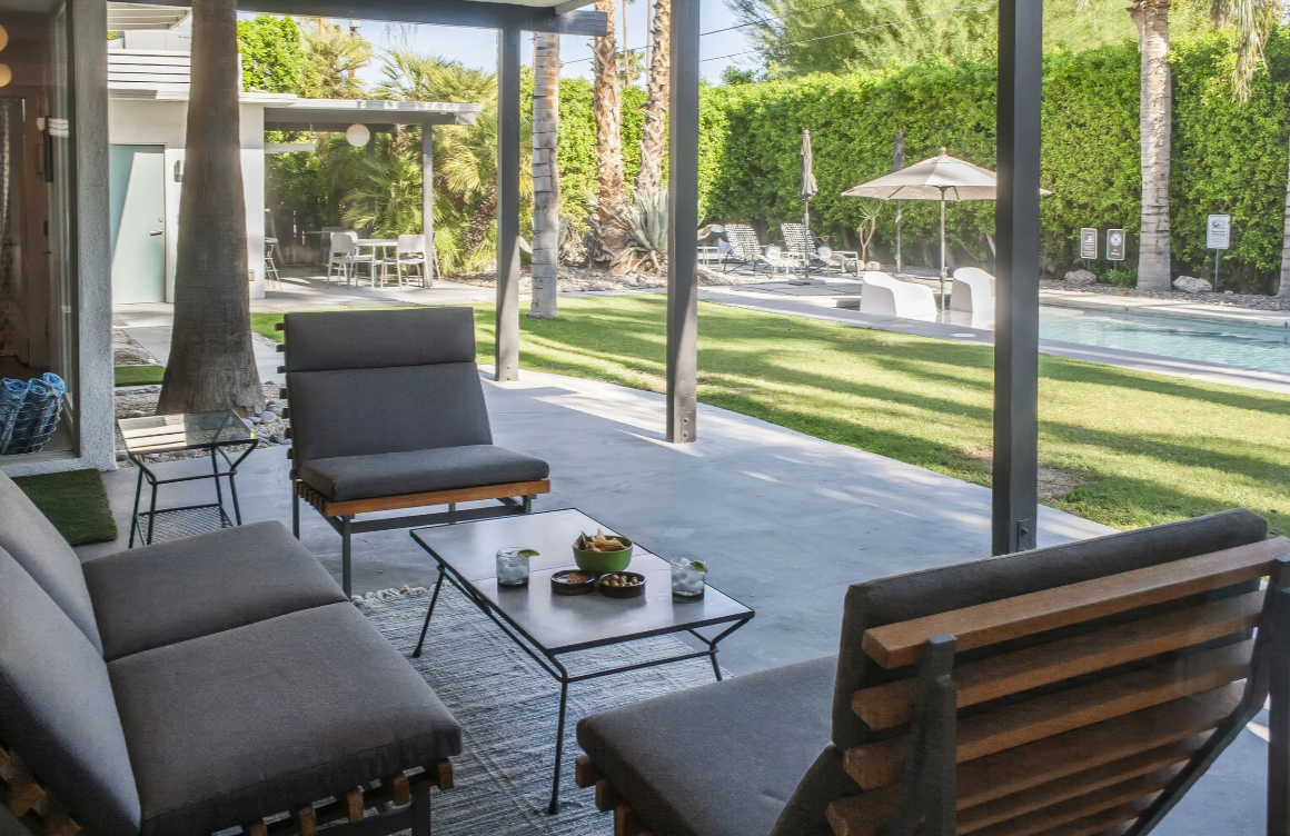 Wander Palm Springs Lush