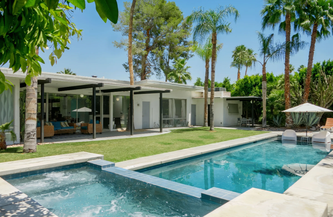 Wander Palm Springs Lush