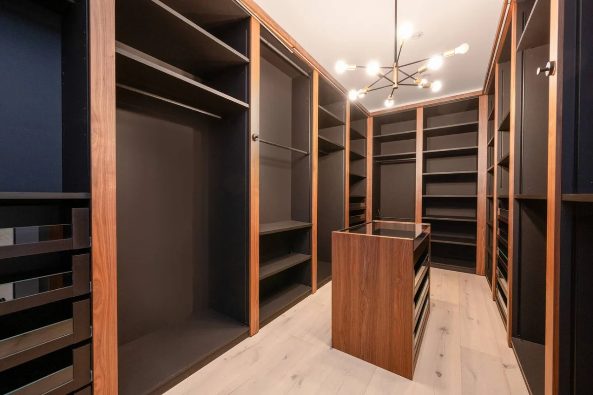 Wander Beverly Hills Trousdale