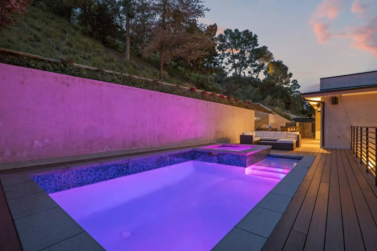 Wander Mount Olympus Hills