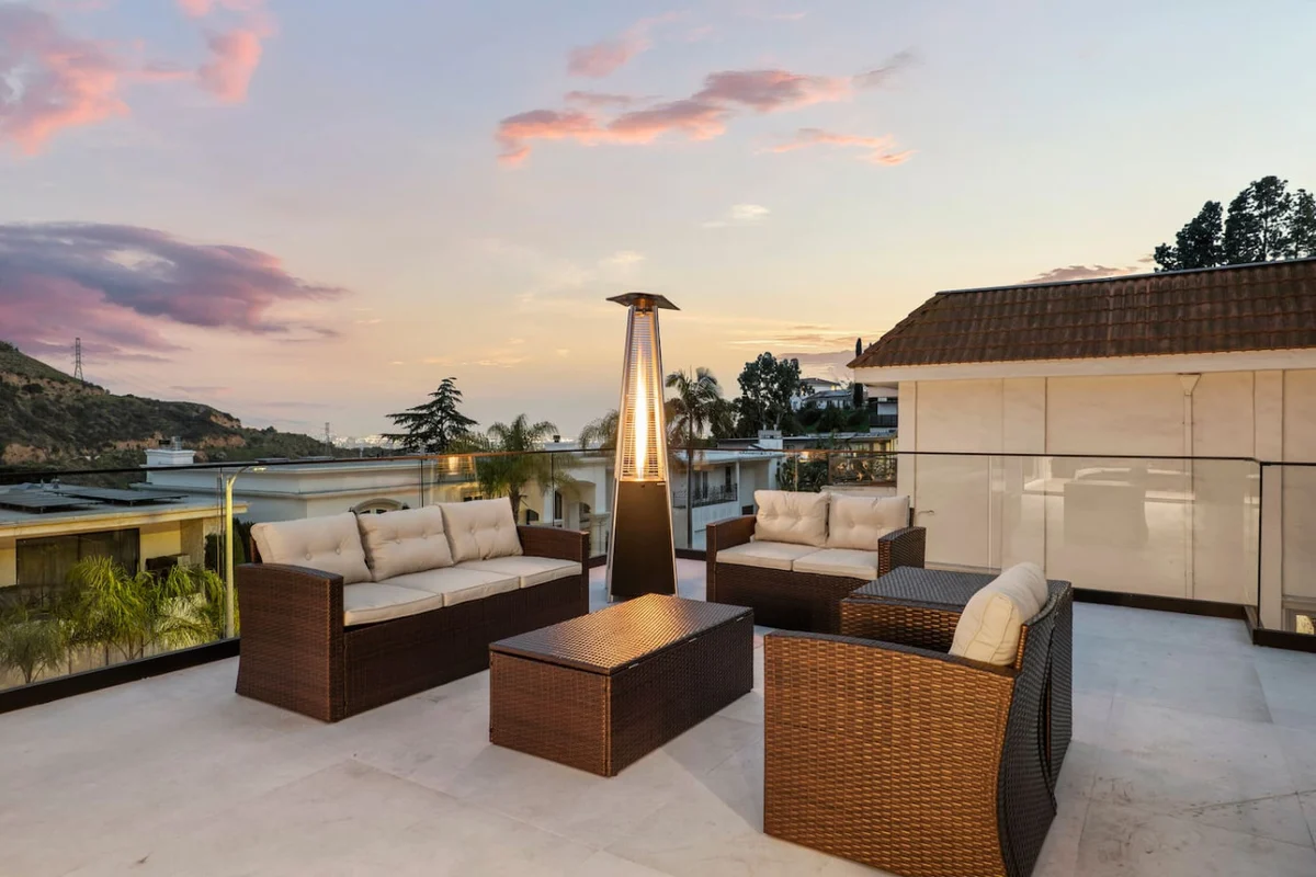 Wander Mount Olympus Hills