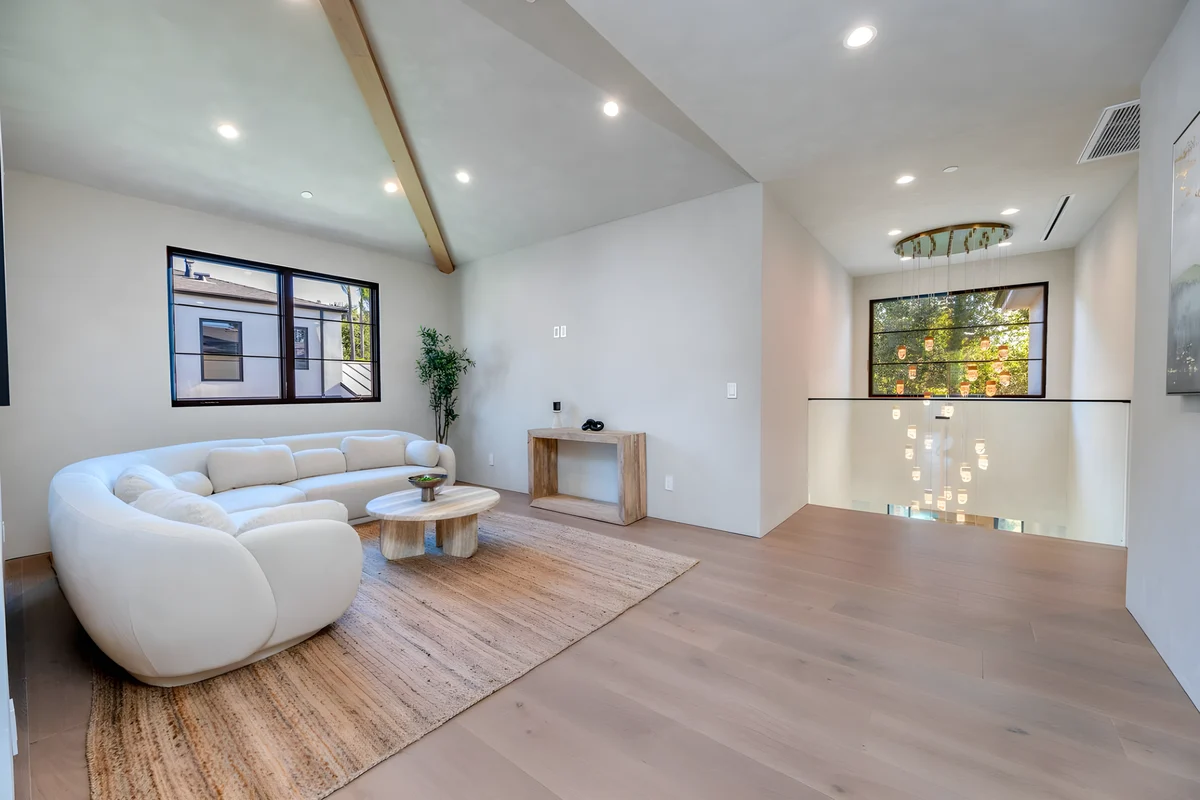 Wander Los Angeles Oakwood