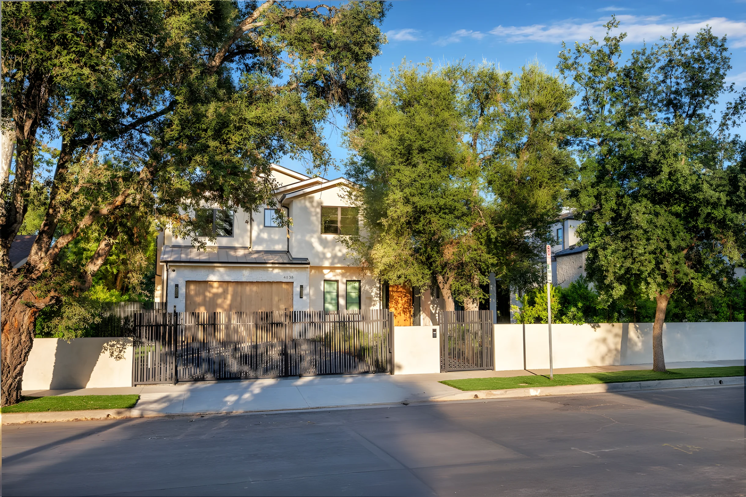 Wander Los Angeles Oakwood #4