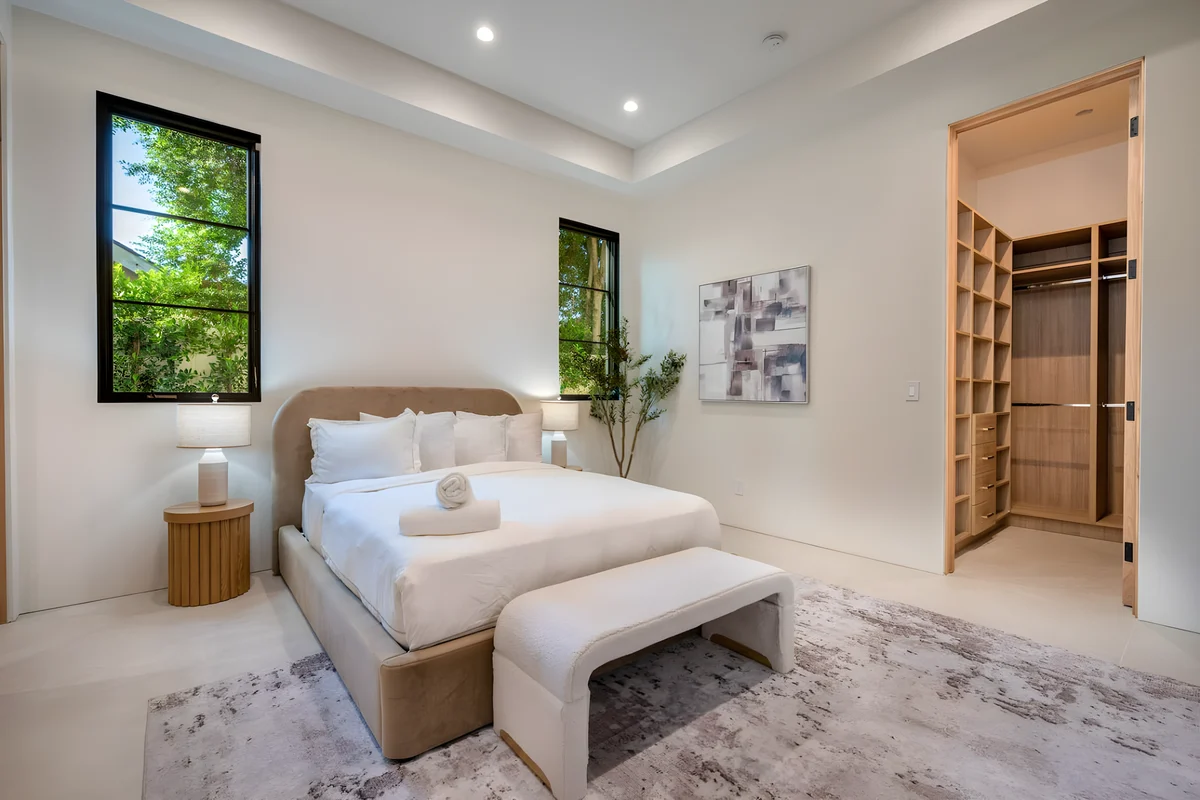 Wander Los Angeles Oakwood