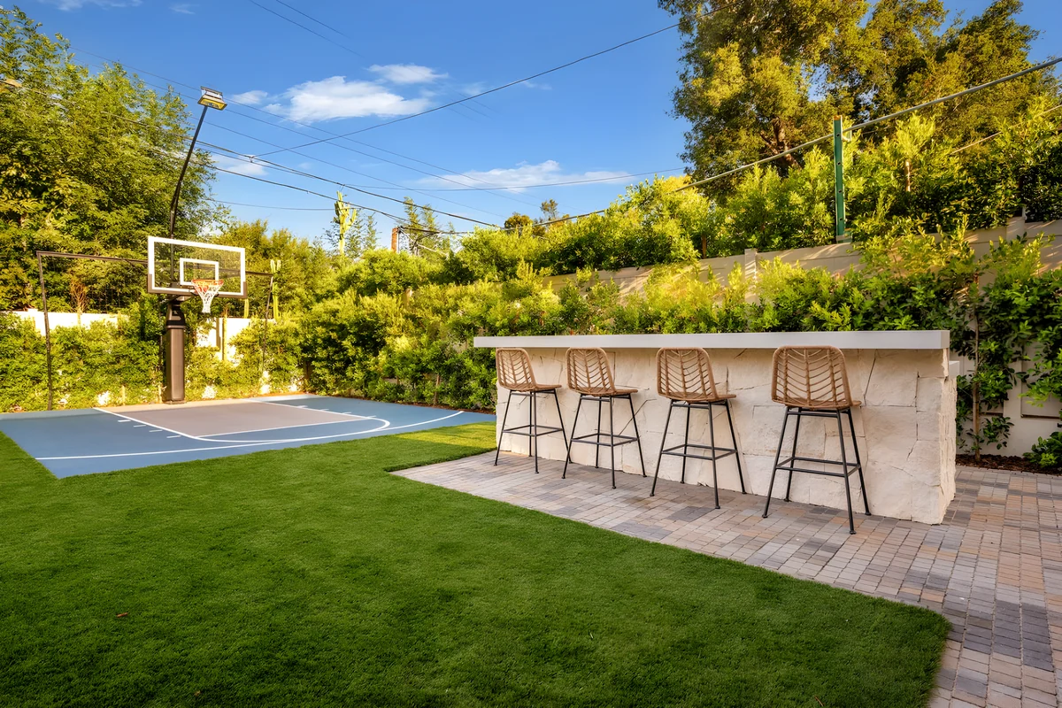 Wander Los Angeles Oakwood