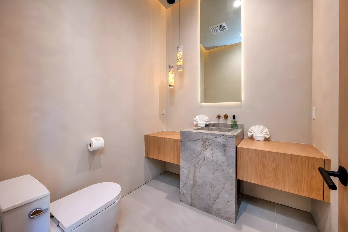 Wander Los Angeles Oakwood