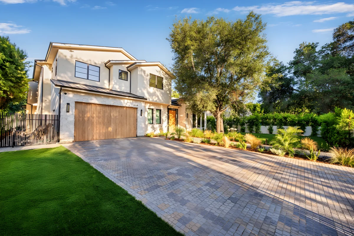 Wander Los Angeles Oakwood #1