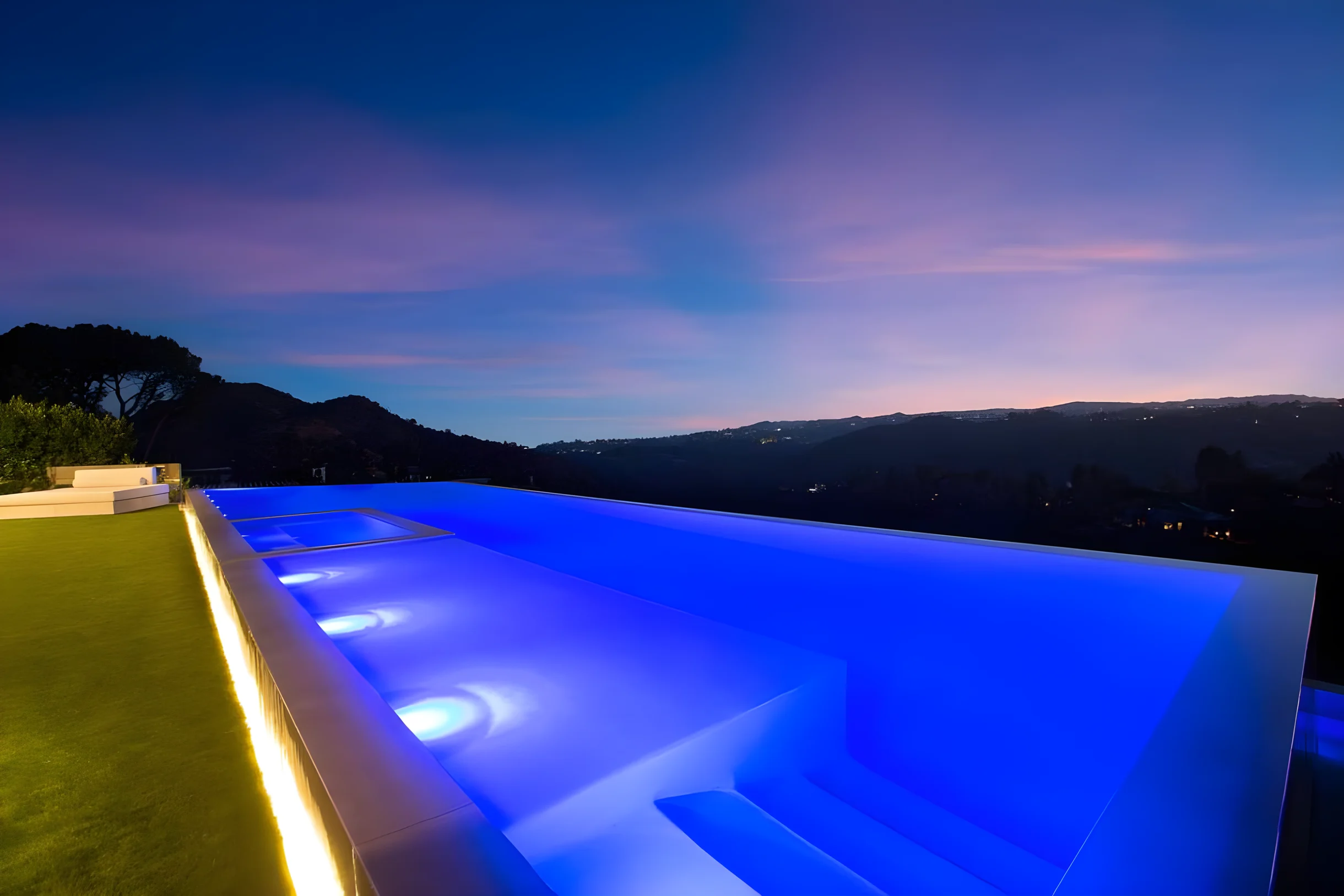 Ultra-Luxurious BH Estate | Pool, Theatre, Views #54